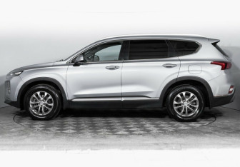 Подержанный автомобиль Hyundai Santa Fe 2018 года (5 фото)