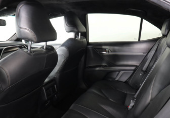 Подержанный автомобиль Toyota Camry Sedan 2018 года (12 фото)