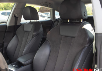 Подержанный автомобиль Audi A5 Liftback 2018 года (16 фото)