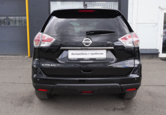 Подержанный автомобиль Nissan X-Trail 2017 года (6 фото)