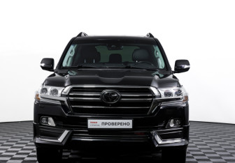 Подержанный автомобиль Toyota Land Cruiser Suv 2019 года (2 фото)