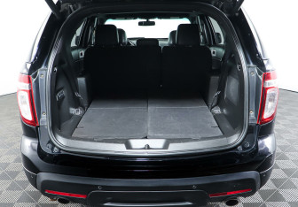 Подержанный автомобиль Ford Explorer 2013 года (27 фото)