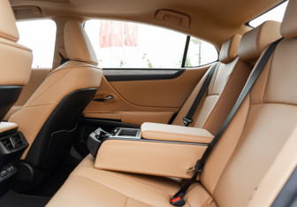 Новый Lexus ES 2025 (11 фото)