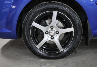 Подержанный автомобиль Kia Rio Sedan 2010 года (19 фото)