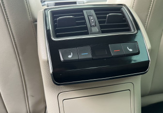 Подержанный автомобиль Skoda Superb Liftback 2015 года (15 фото)