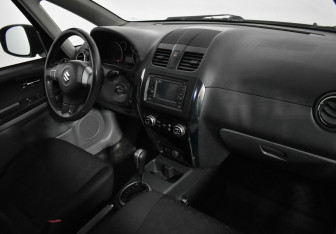 Подержанный автомобиль Suzuki SX4 Hatchback 2011 года (6 фото)
