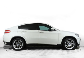 Подержанный автомобиль BMW X6 2012 года (4 фото)