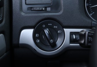 Подержанный автомобиль Skoda Octavia Liftback 2011 года (16 фото)