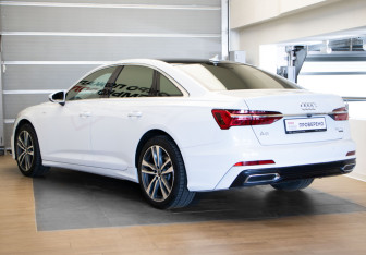 Подержанный автомобиль Audi A6 Sedan 2020 года (6 фото)