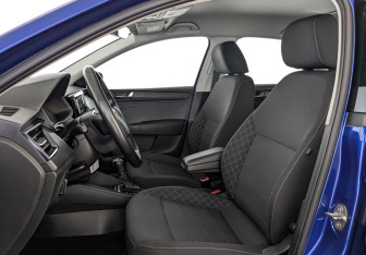 Подержанный автомобиль Skoda Rapid Liftback 2021 года (20 фото)