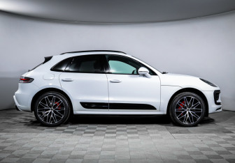 Подержанный автомобиль Porsche Macan 2022 года (4 фото)