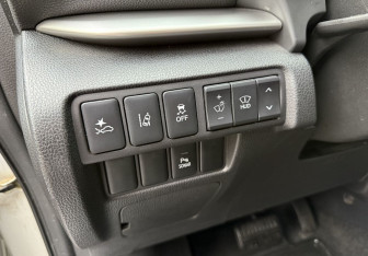 Подержанный автомобиль Mitsubishi Eclipse Cross 2018 года (12 фото)