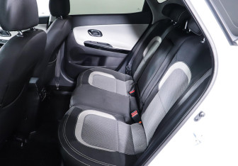 Подержанный автомобиль Kia Ceed Hatchback 2018 года (22 фото)