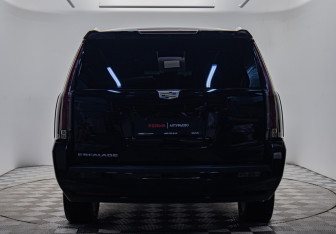 Подержанный автомобиль Cadillac Escalade Suv 2019 года (3 фото)