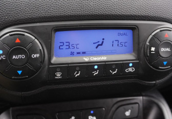 Подержанный автомобиль Hyundai ix35 2011 года (15 фото)