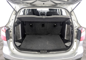 Подержанный автомобиль Suzuki SX4 Hatchback 2013 года (10 фото)