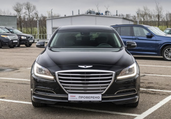 Подержанный автомобиль Hyundai Genesis 2016 года (3 фото)