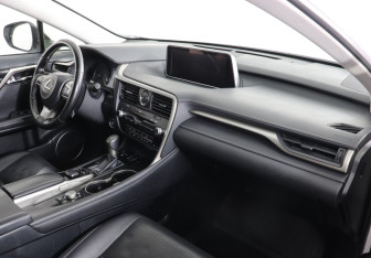 Подержанный автомобиль Lexus RX 2018 года (10 фото)