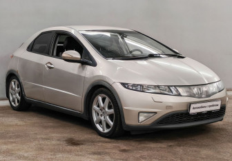Подержанный автомобиль Honda Civic Hatchback 2008 года (3 фото)