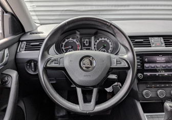 Подержанный автомобиль Skoda Octavia Liftback 2020 года (21 фото)