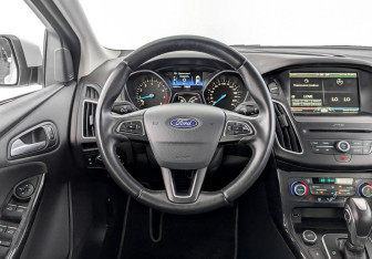 Подержанный автомобиль Ford Focus Sedan 2016 года (21 фото)