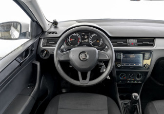 Подержанный автомобиль Skoda Rapid Liftback 2019 года (21 фото)