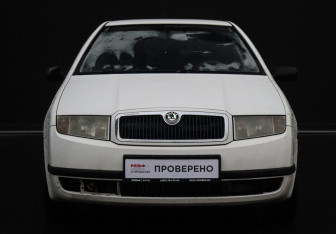 Подержанный автомобиль Skoda Fabia Hatchback 2001 года (2 фото)