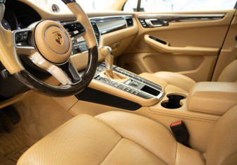 Подержанный автомобиль Porsche Macan 2014 года (7 фото)