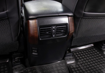 Подержанный автомобиль Toyota Land Cruiser Prado 2015 года (19 фото)