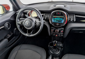 Подержанный автомобиль MINI Hatch 2019 года (29 фото)