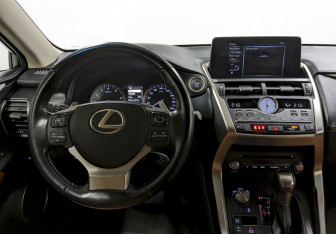 Подержанный автомобиль Lexus NX 2018 года (22 фото)