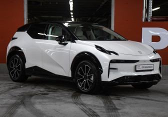 Подержанный автомобиль Zeekr X 2023 года (3 фото)