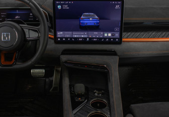 Подержанный автомобиль Zeekr 001 2023 года (14 фото)