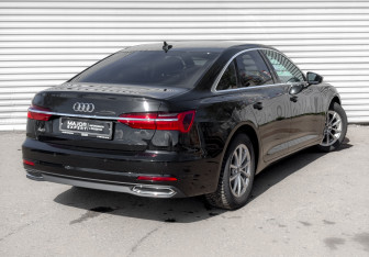 Подержанный автомобиль Audi A6 Sedan 2020 года (5 фото)