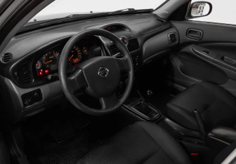 Подержанный автомобиль Nissan Almera Classic 2008 года (7 фото)