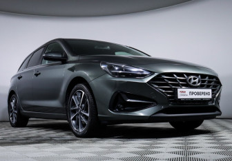 Подержанный автомобиль Hyundai i30 Wagon 2022 года (17 фото)