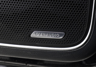 Подержанный автомобиль Hongqi H5 2023 года (17 фото)