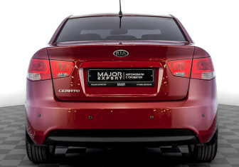 Подержанный автомобиль Kia Cerato Sedan 2010 года (6 фото)