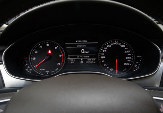 Подержанный автомобиль Audi A6 Sedan 2015 года (13 фото)