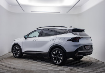 Подержанный автомобиль Kia Sportage 2025 года (7 фото)