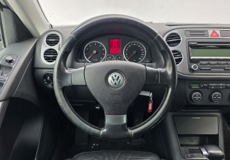 Подержанный автомобиль Volkswagen Tiguan 2009 года (12 фото)