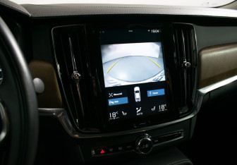 Подержанный автомобиль Volvo S90 2019 года (16 фото)