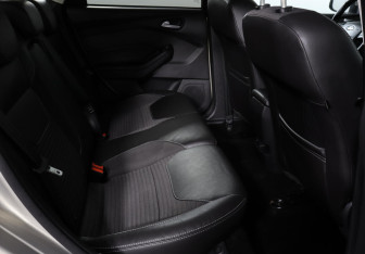 Подержанный автомобиль Ford Focus Sedan 2015 года (19 фото)
