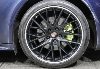 Подержанный автомобиль Porsche Panamera Wagon 2019 года (32 фото)