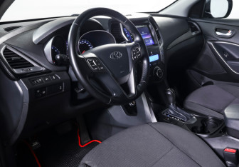 Подержанный автомобиль Hyundai Santa Fe 2013 года (15 фото)