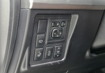 Подержанный автомобиль Toyota Land Cruiser Prado 2016 года (24 фото)