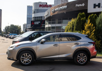 Подержанный автомобиль Lexus NX 2015 года (6 фото)