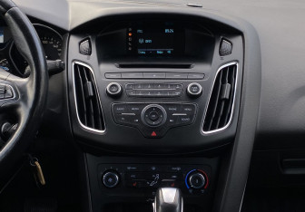 Подержанный автомобиль Ford Focus Wagon 2017 года (11 фото)