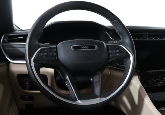 Подержанный автомобиль Jeep Grand Cherokee 2023 года (18 фото)