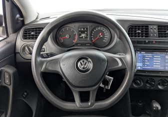 Подержанный автомобиль Volkswagen Polo Sedan 2017 года (22 фото)